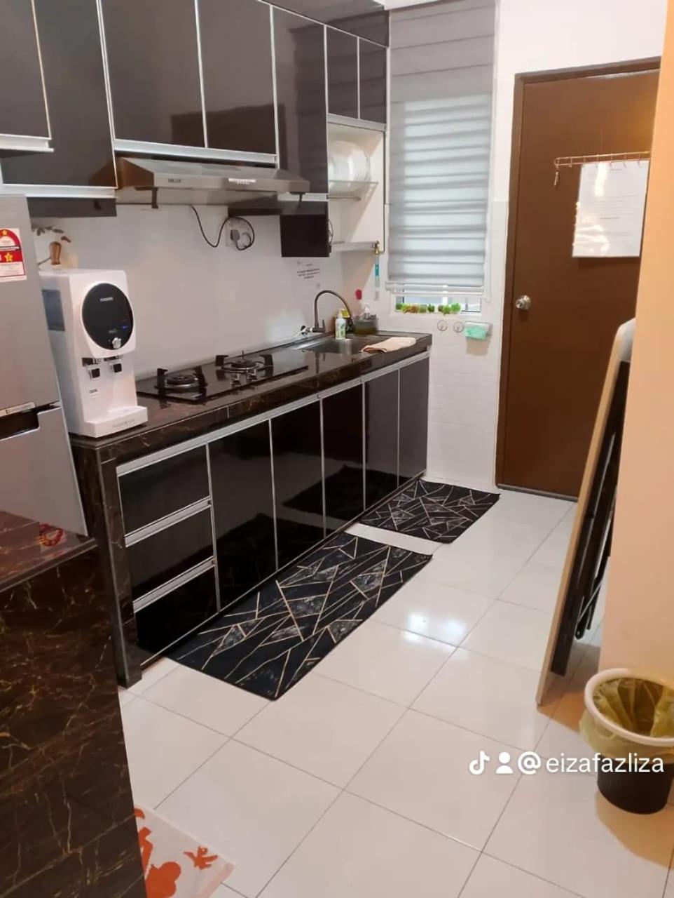 Fazlizasuite Homestay @ Teluk Kemang-Muslim Preferred Port Dickson Exterior foto